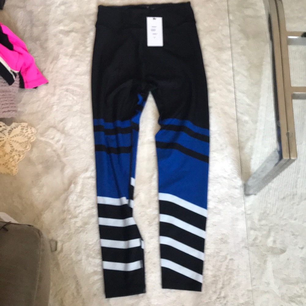 Stripe leggings - very flattering! NWT